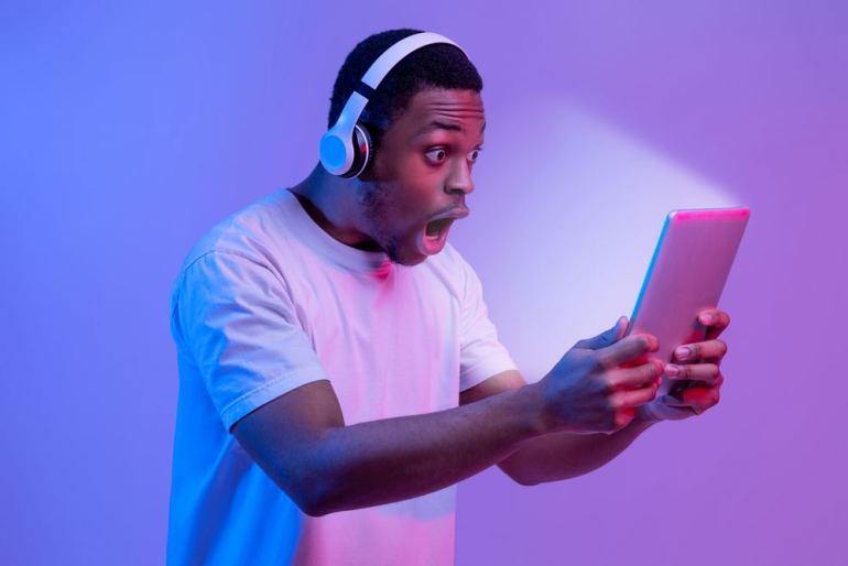 How Are Millennials Reacting to Social Media in 2023 Blog