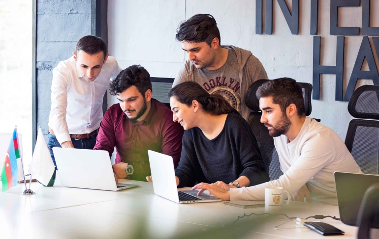 Rethinking Whether You Should Have an Internal Marketing Team Blog